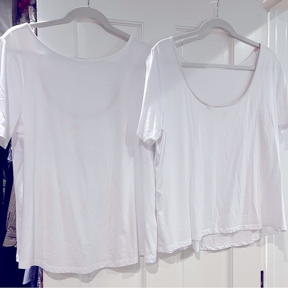 Mini Boden Tops - Mini Bodden short sleeved, white T-shirts scoop back